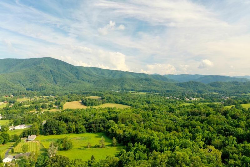 3009 Hailey Way, Sevierville, TN 37862