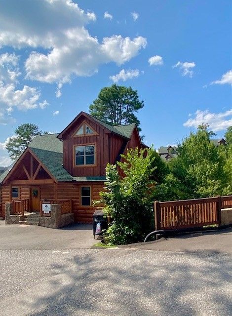 2164 Bear Haven Way, Sevierville, TN 37876