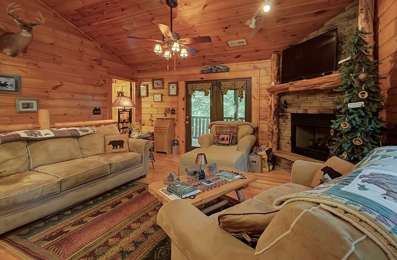 2360 Shady Creek Way, Sevierville, TN 37876