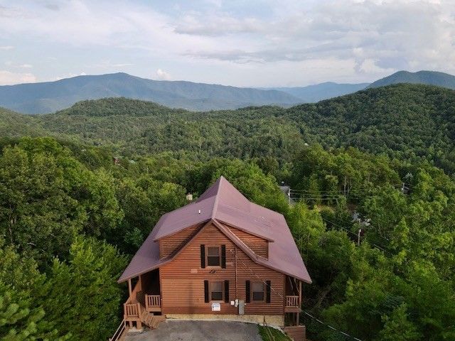 2595 Raccoon Hollow Way #ENDLESSVIEW, Sevierville, TN 37862