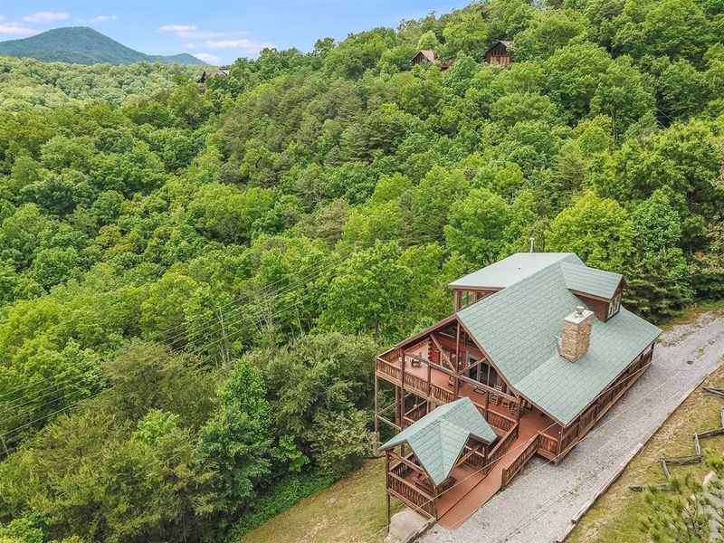 2612 Blanket Mountain Way #ASMOKYMOUNTAINCABINRETREA, Sevierville, TN 37862