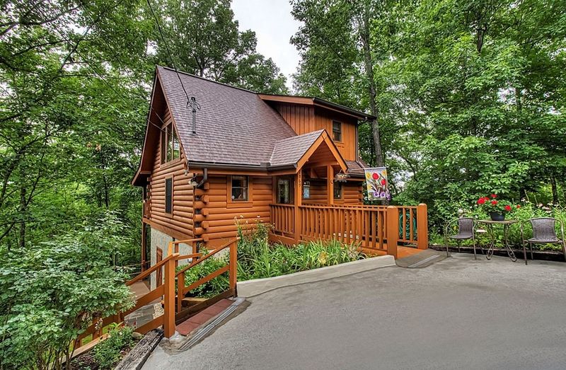 2869 Valley Springs Way, Sevierville, TN 37862