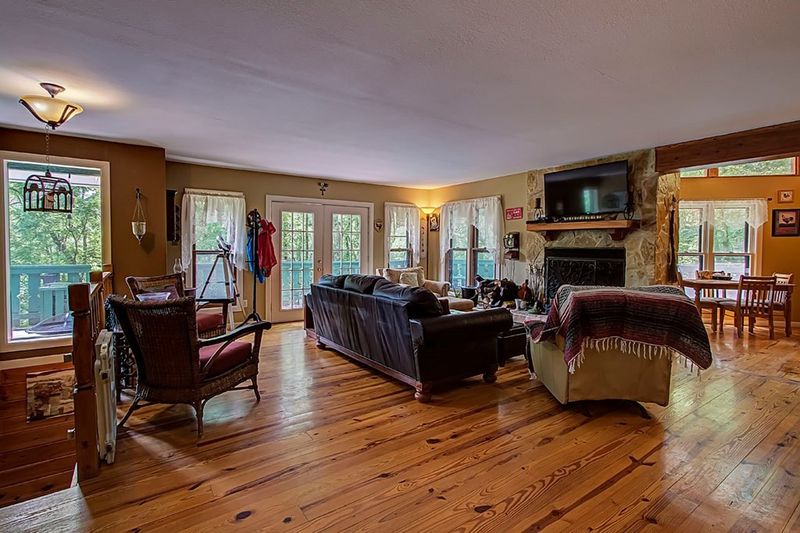 3132 Hatcher Top Rd, Sevierville, TN 37862