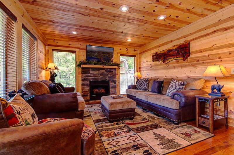 1338 Parkview Vista Way, Sevierville, TN 37862