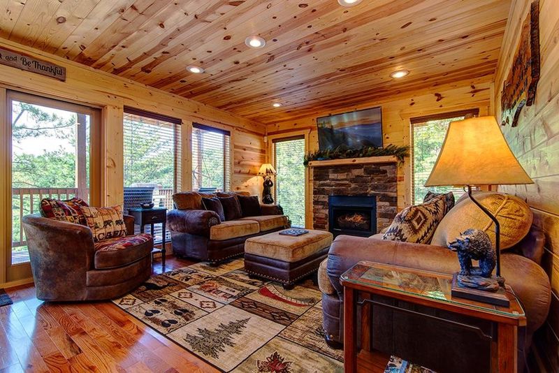 1338 Parkview Vista Way, Sevierville, TN 37862
