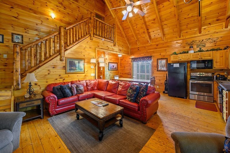 2251 Upper Middle Creek Rd #CABIN19, Sevierville, TN 37876