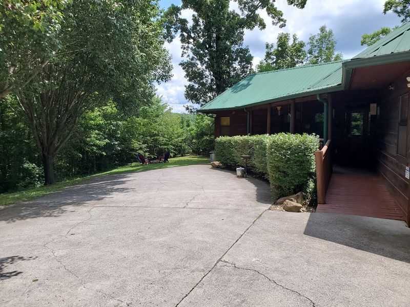 1811 Skyhawk Ln, Sevierville, TN 37876