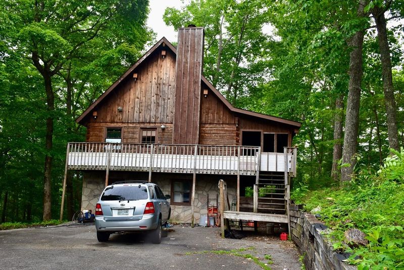4372 Boogertown, Sevierville, TN 37876