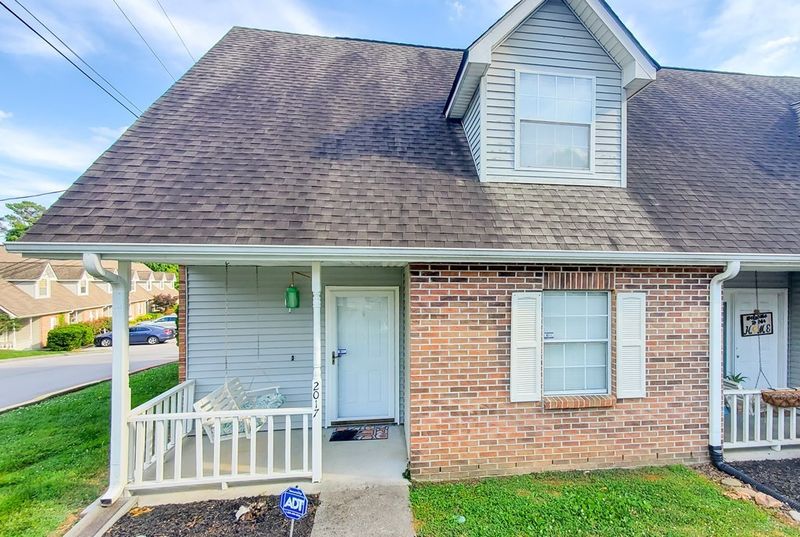 2017 Silverbrook, Knoxville, TN 37923