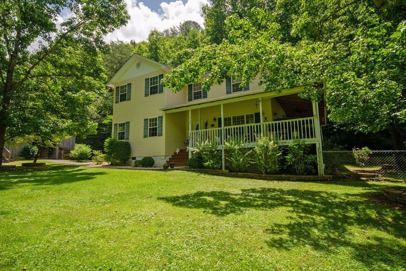 2138 Duck Pond Ln, Sevierville, TN 37876