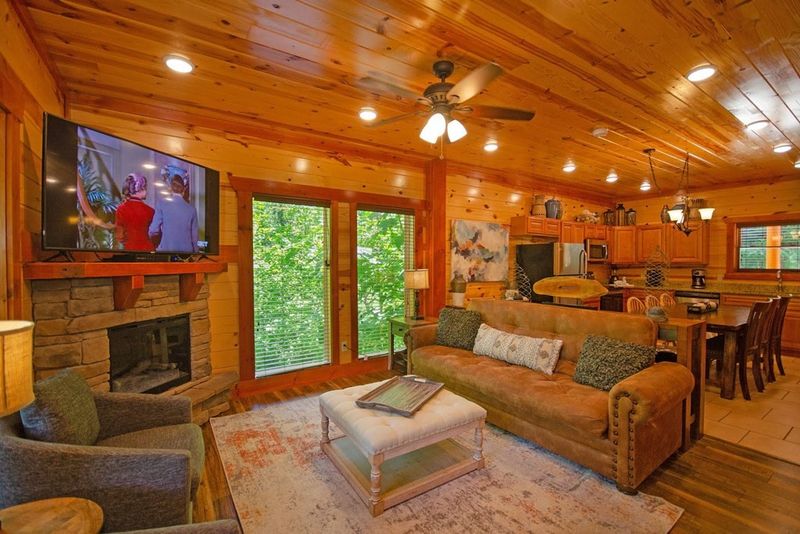 3230 Smoky Ridge Way, Sevierville, TN 37862
