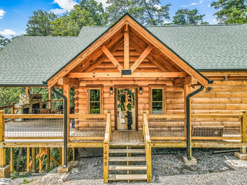 1448 Red Cedar Way, Sevierville, TN 37876