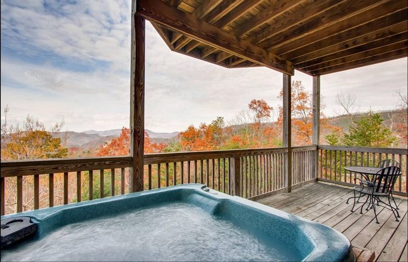 2549 Raccoon Hollow Way, Sevierville, TN 37862