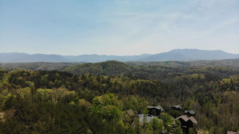 2345 Upper Middle Creek Rd, Sevierville, TN 37876