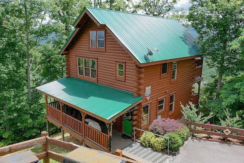 3139 Lakeview Lodge Dr #ROMANTICVIEWS, Sevierville, TN 37862