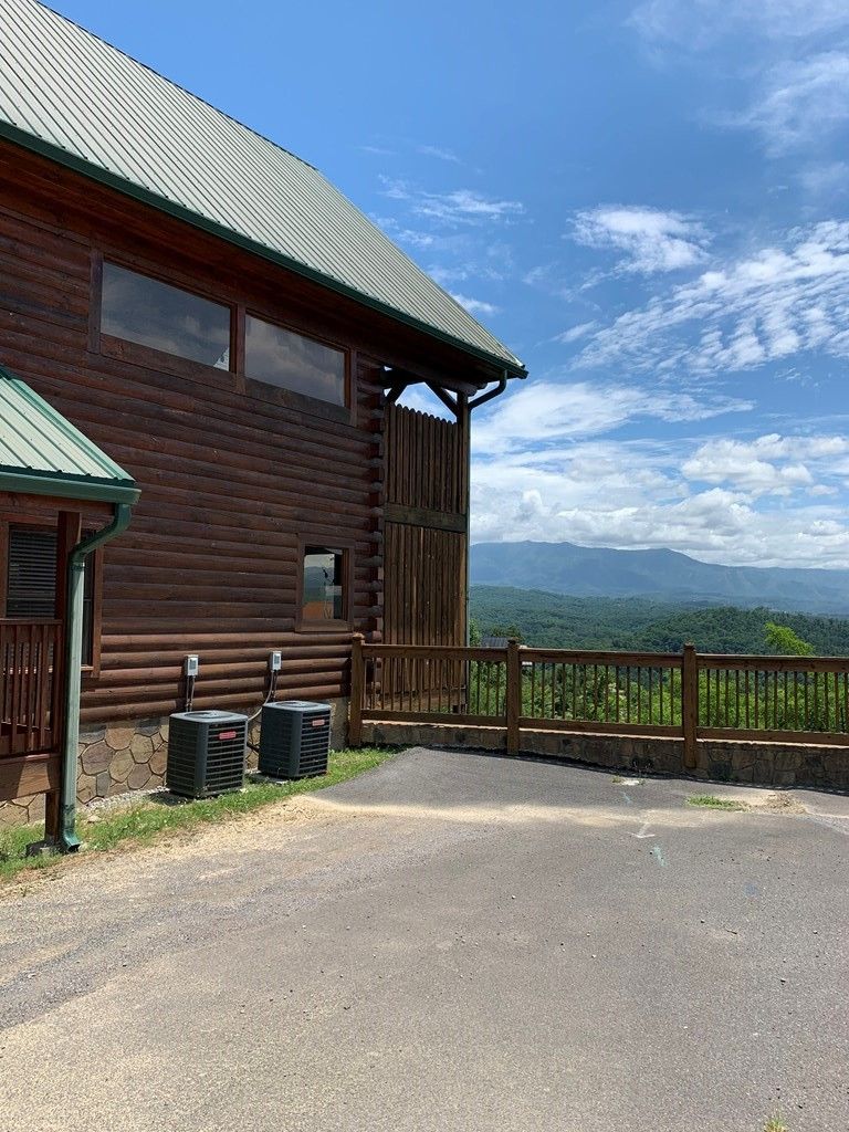 2421 Breezy Rg, Sevierville, TN 37862