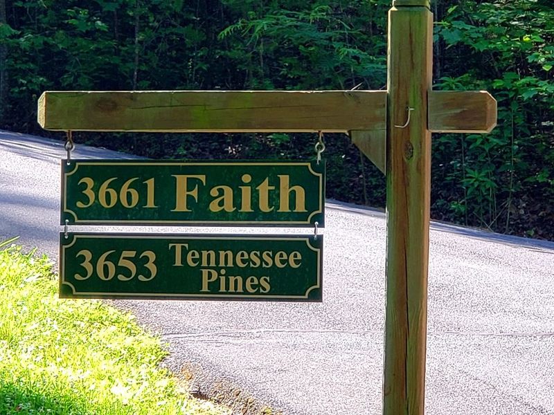 3661 Country Pines Way, Sevierville, TN 37876