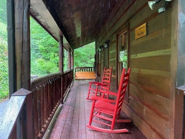 1745 Azalea Cir, Sevierville, TN 37876