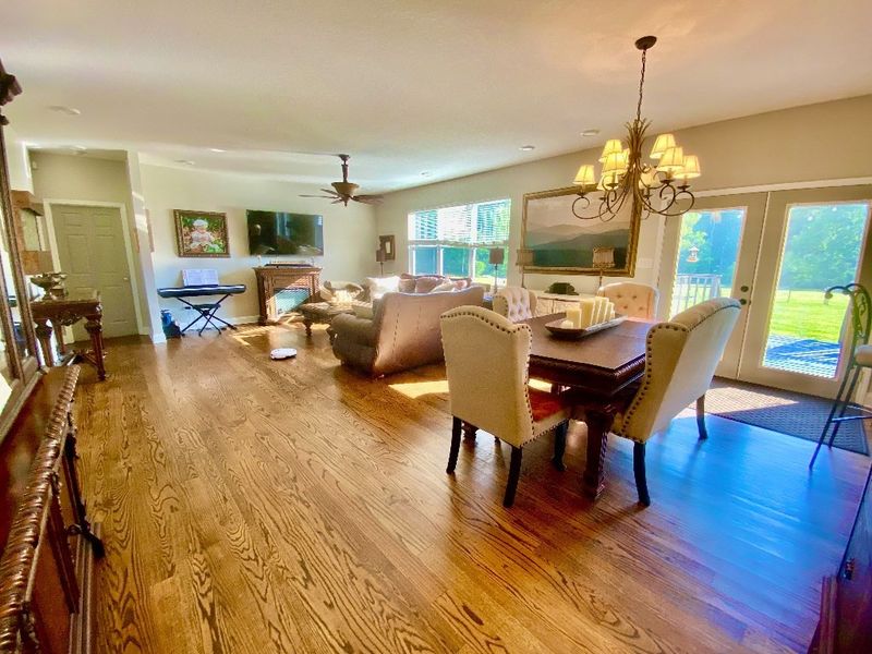 1943 Vickers Ln, Sevierville, TN 37876
