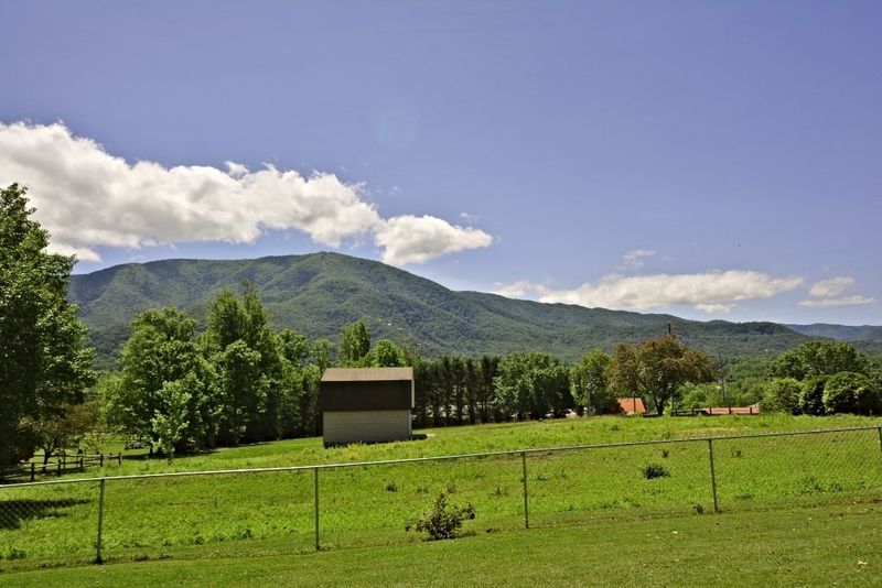 20 Laurelwood Ln Lot 20-R, Sevierville, TN 37862