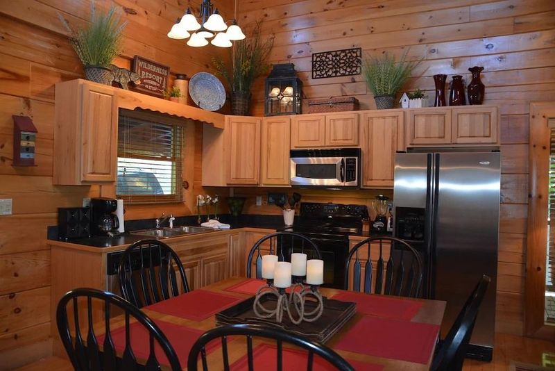 1312 Timberwolf Way #ALMOSTHEAVEN, Sevierville, TN 37876