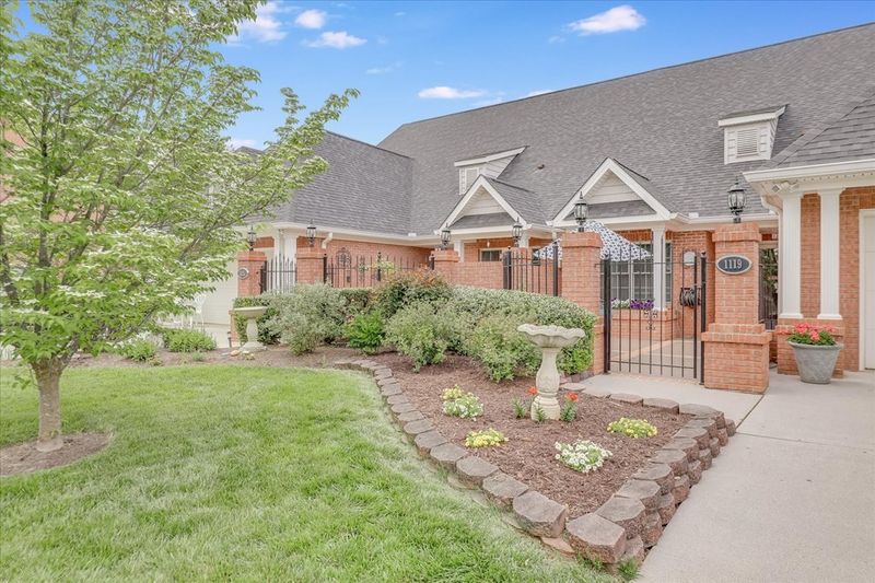 1119 Charleston Ct, Sevierville, TN 37862