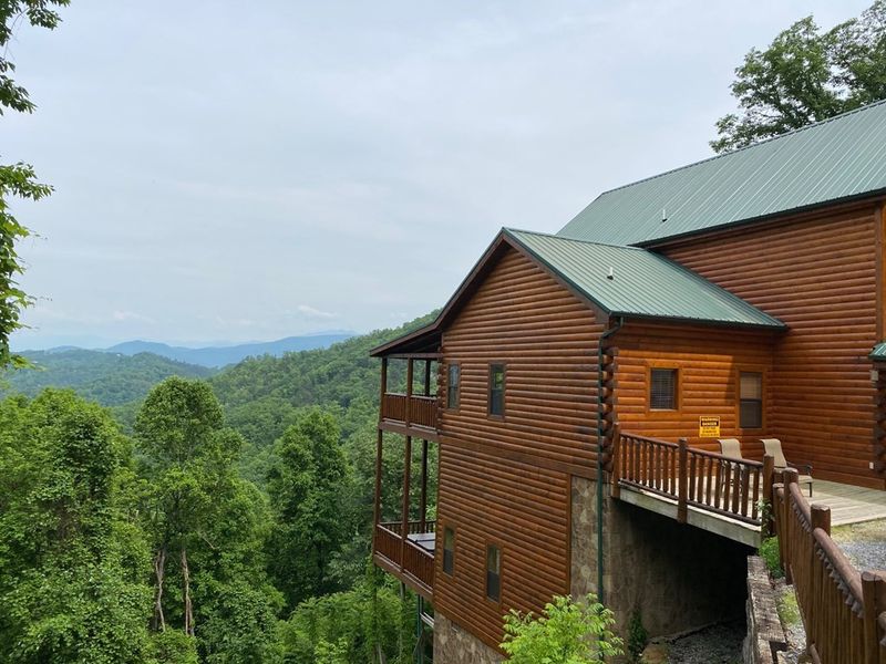 2786 Overholt Trl, Sevierville, TN 37876