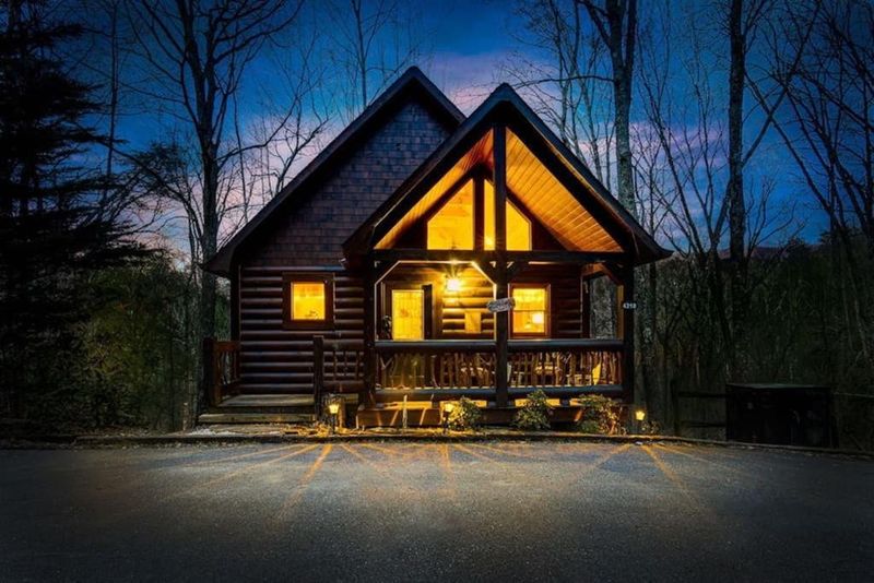 4318 Parkside Village Dr, Sevierville, TN 37862
