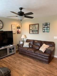 369 Red Bud Ln, Sevierville, TN 37876