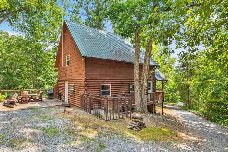 1519 Deer Browse Way, Sevierville, TN 37876