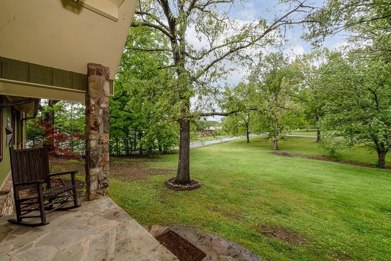 1406 Circle Dr, Sevierville, TN 37862