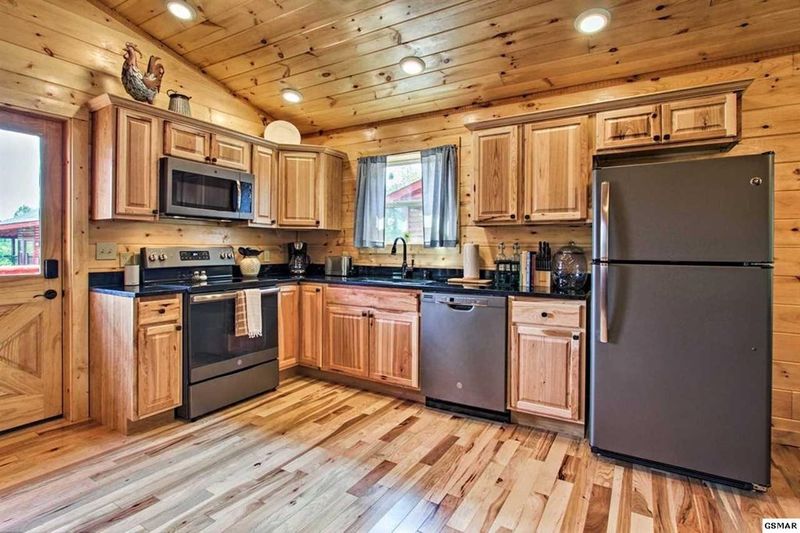 32 Sourwood Way, Sevierville, TN 37862