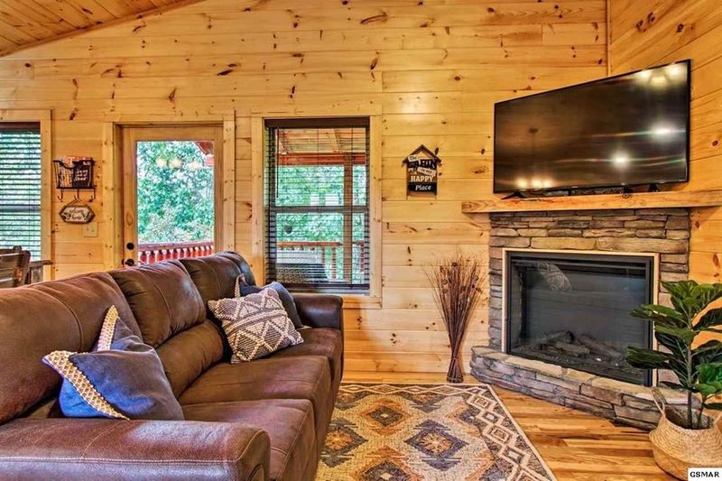 32 Sourwood Way, Sevierville, TN 37862