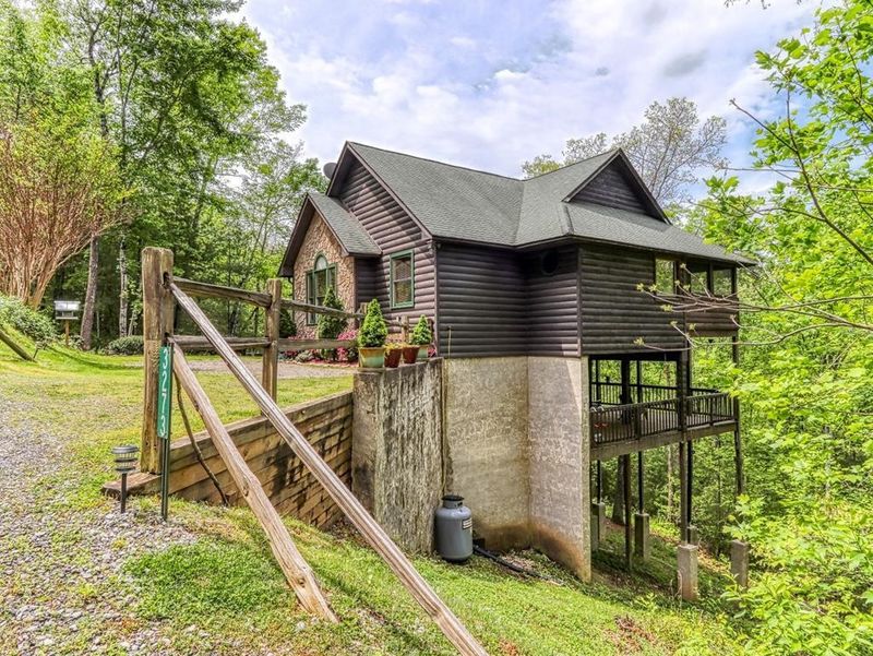 3273 Emerald Springs Loop, Sevierville, TN 37862