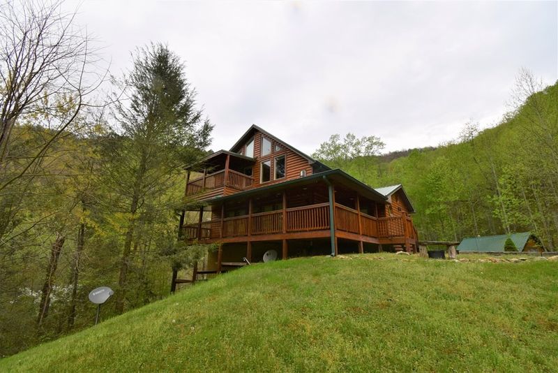 3524 Wolf Way, Sevierville, TN 37862