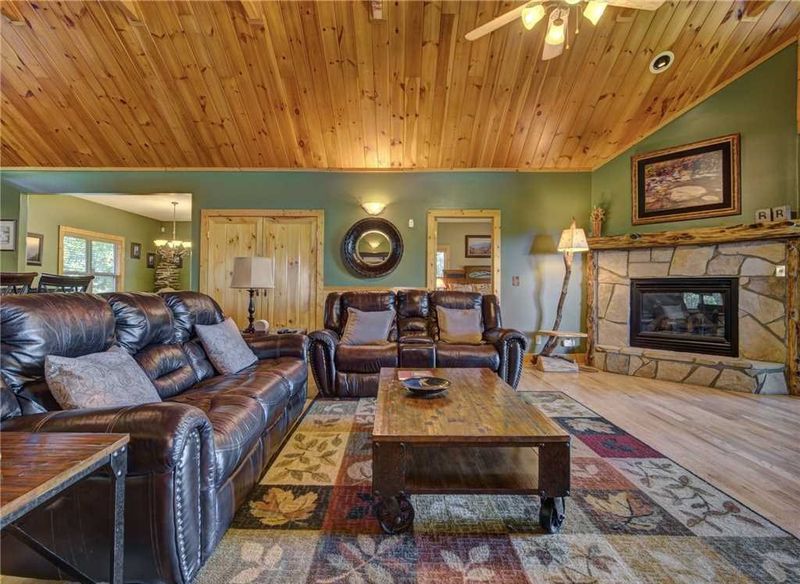 5202 Riversong Way, Sevierville, TN 37876