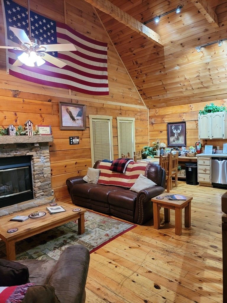 221 Cherokee Path Way, Sevierville, TN 37876