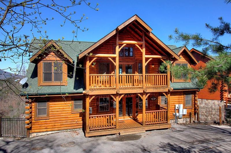 1415 Eagle Cloud Way, Sevierville, TN 37862