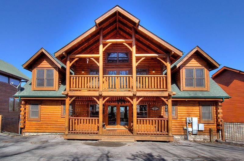 1415 Eagle Cloud Way, Sevierville, TN 37862