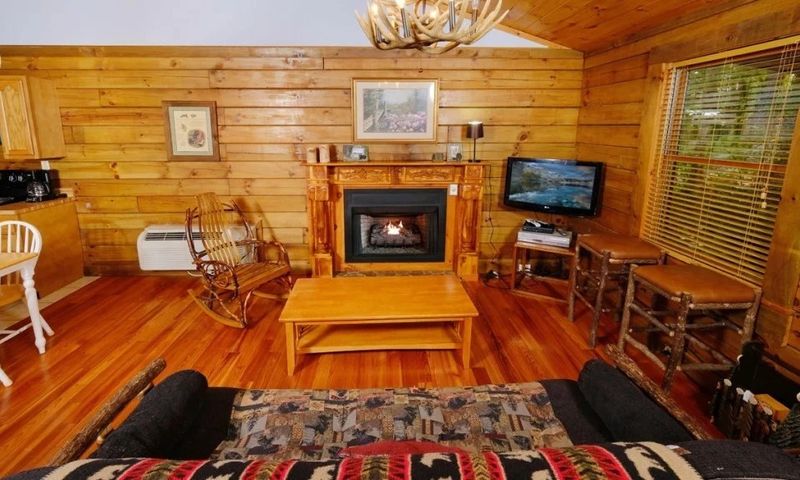 2130 Bear Paw Trail Way, Sevierville, TN 37876