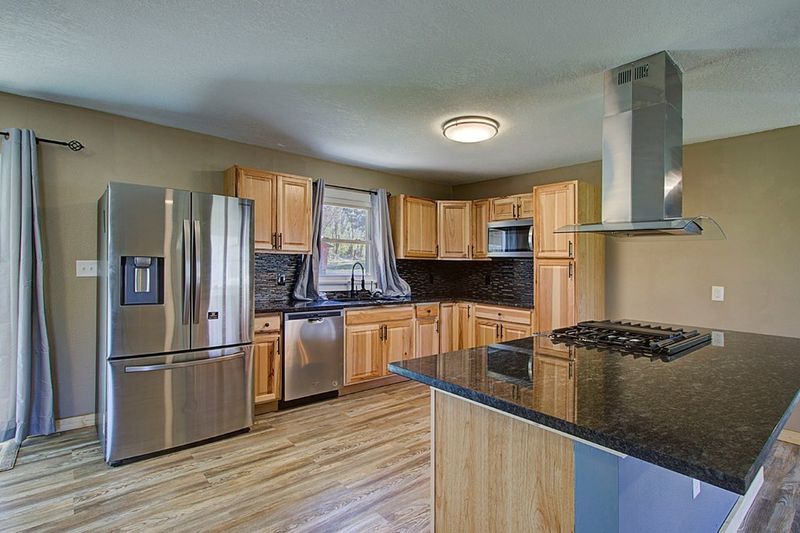 2004 Kimberlin Hts, Knoxville, TN 37920
