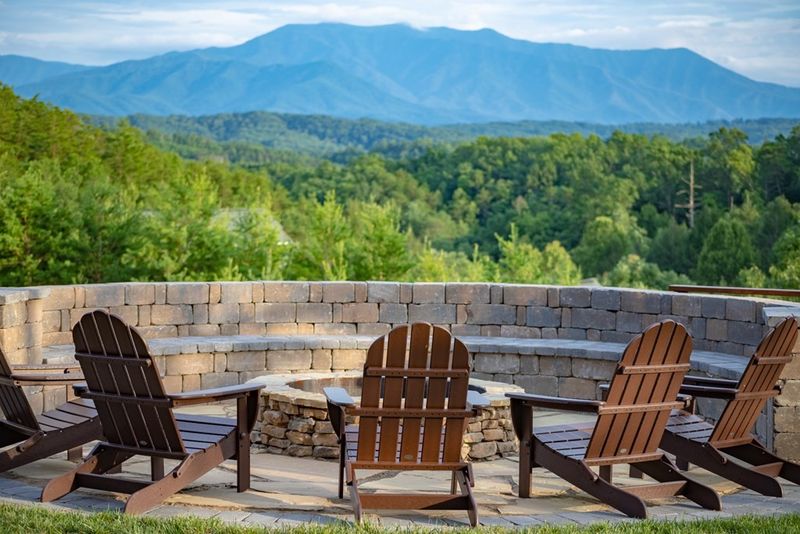 3111 Mountain Grace Ln, Sevierville, TN 37876