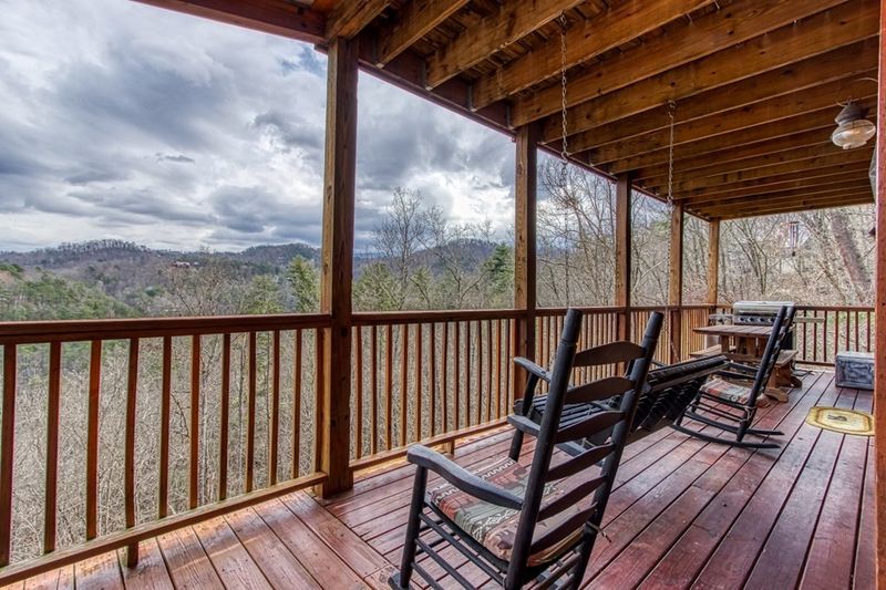 2644 Sunset Rd, Sevierville, TN 37876