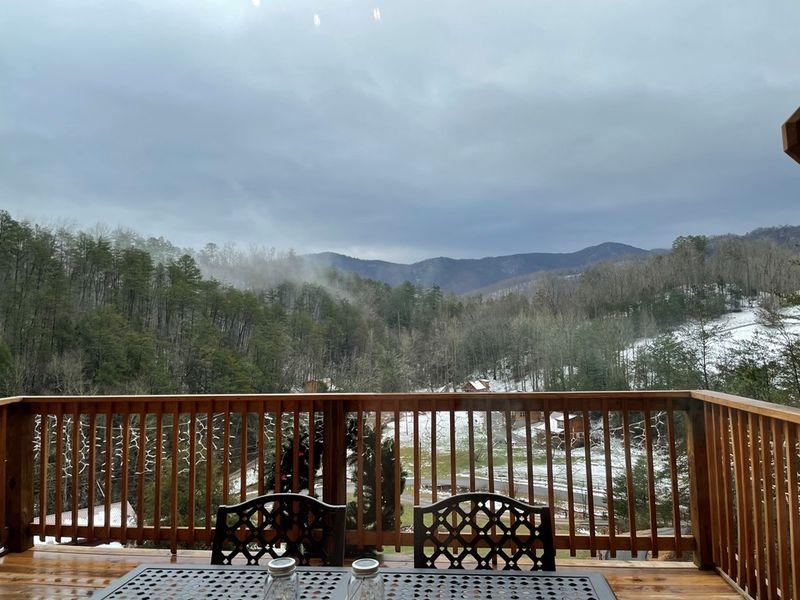 1006 Laurel Lick Rd, Sevierville, TN 37876