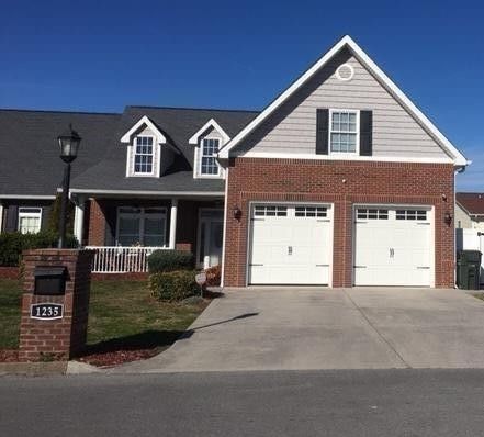 1235 Avery Ln, Sevierville, TN 37862