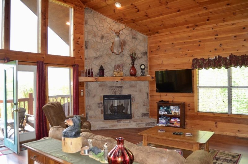 3779 Old Mountain, Sevierville, TN 37876