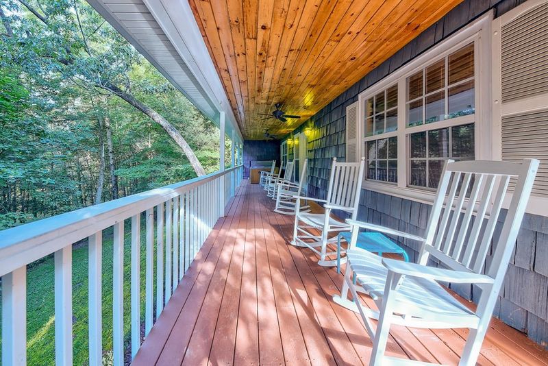 2203 Woodcock Trl, Sevierville, TN 37876