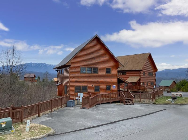 2233 Lone Eagle Dr #ROCKYTOPRETREAT, Sevierville, TN 37876