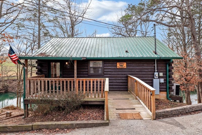 1890 Pittman Center Rd 3, Sevierville, TN 37876