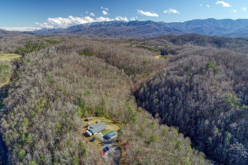 2240 Woodcock Trl, Sevierville, TN 37876